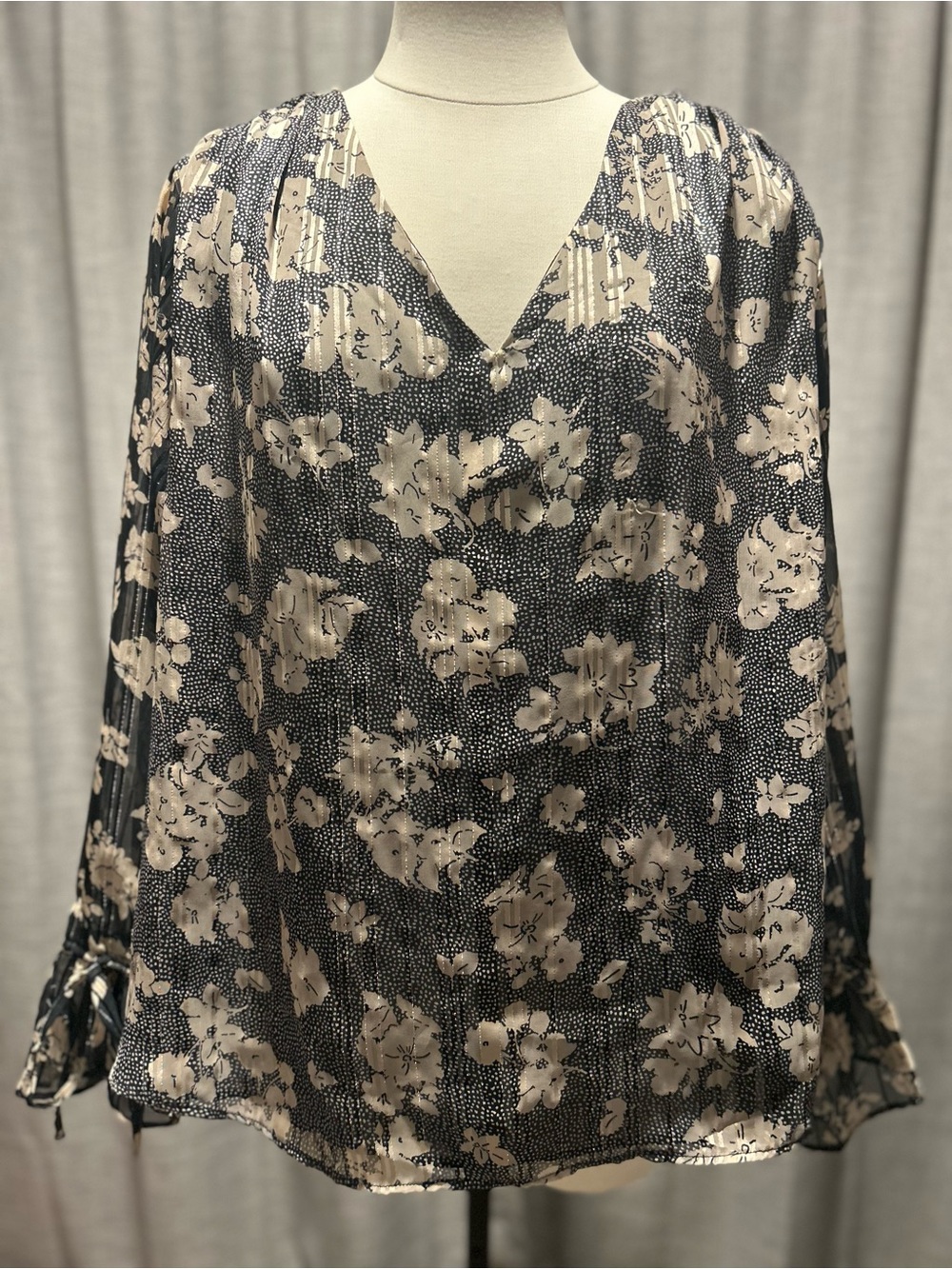 Jessica Simpson Black and Cream Floral V-Neck Peasant Blouse